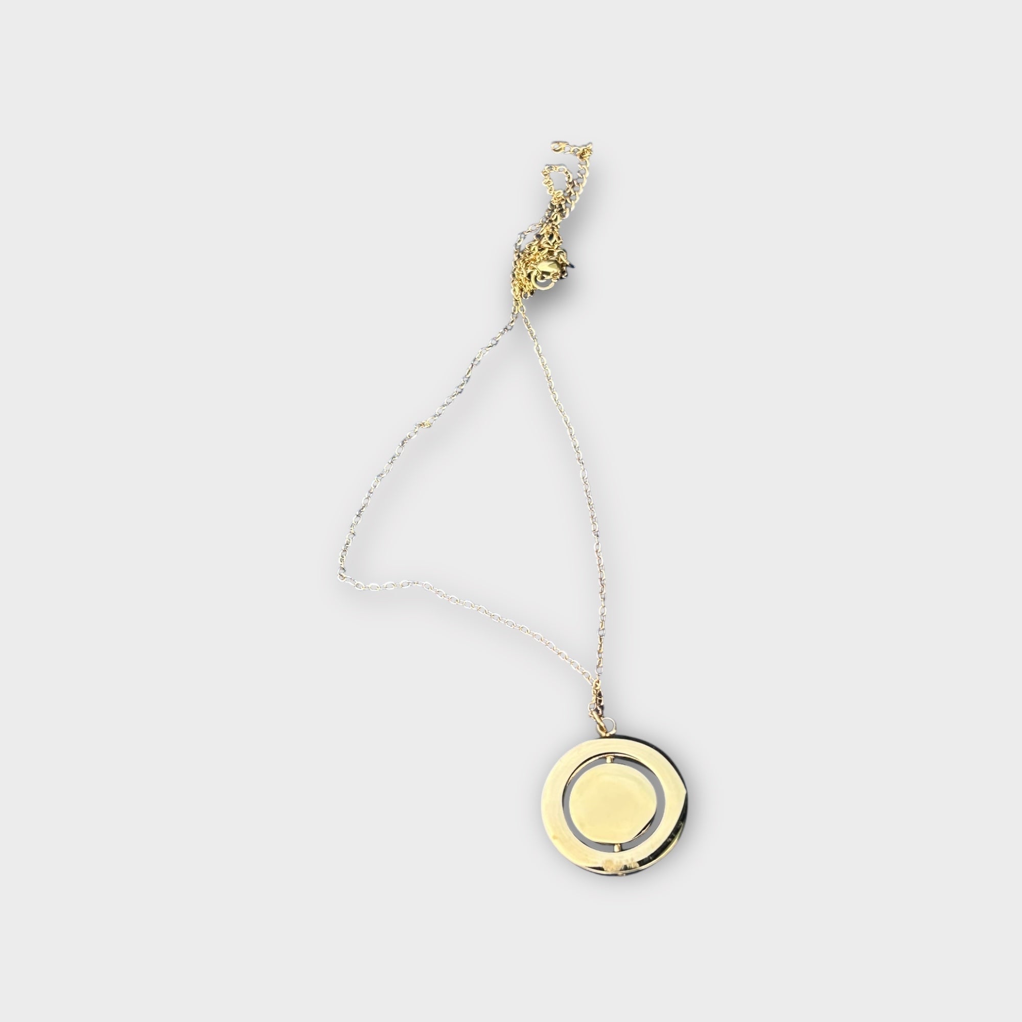 Rotating Circle Necklace