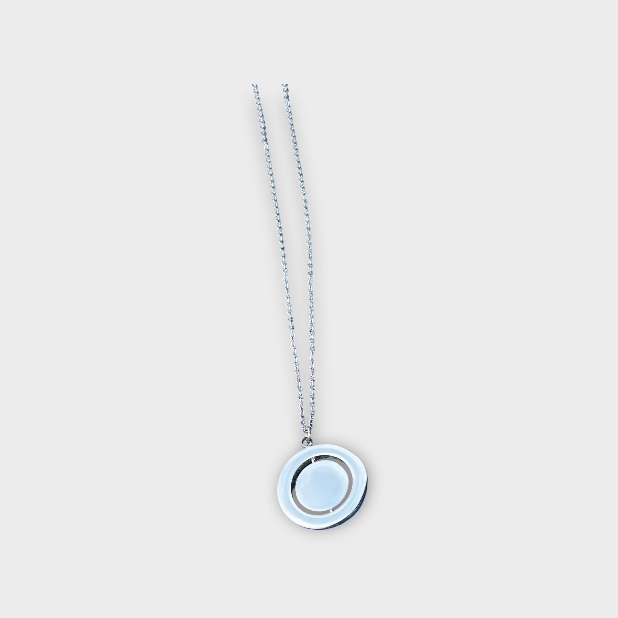 Rotating Circle Necklace